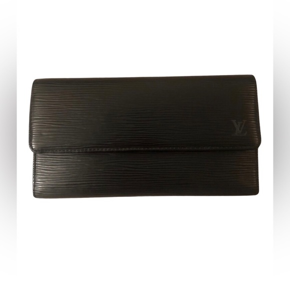 SOLD Louis Vuitton Sarah Leather Wallet. Black. Never used. - Picture 1 of 6
